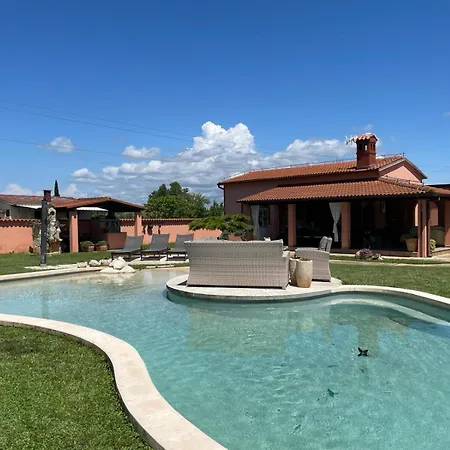 Lovely With Pool And Garden * Medulin