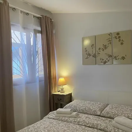 Lovely With Pool And Garden